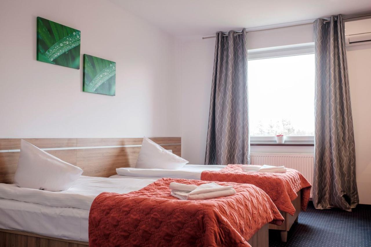Hotel Eden Жґув Екстер'єр фото